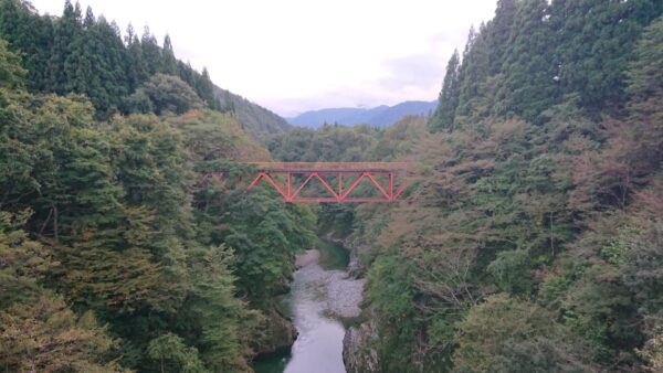 南部地区　紅葉情報（10/6）新田橋・梅花皮荘付近