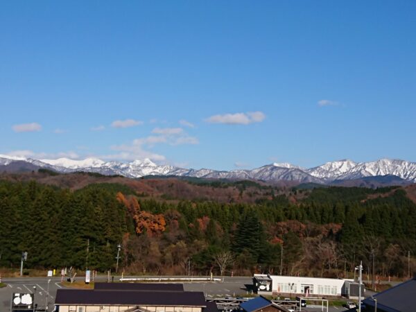 朝日連峰が真っ白くなりました（12/2）